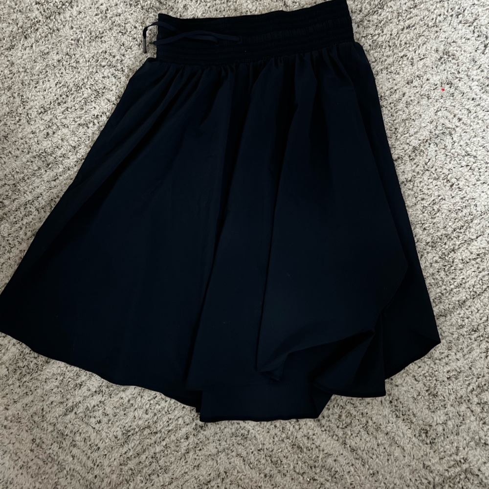 Lulu lemon flowy skirt